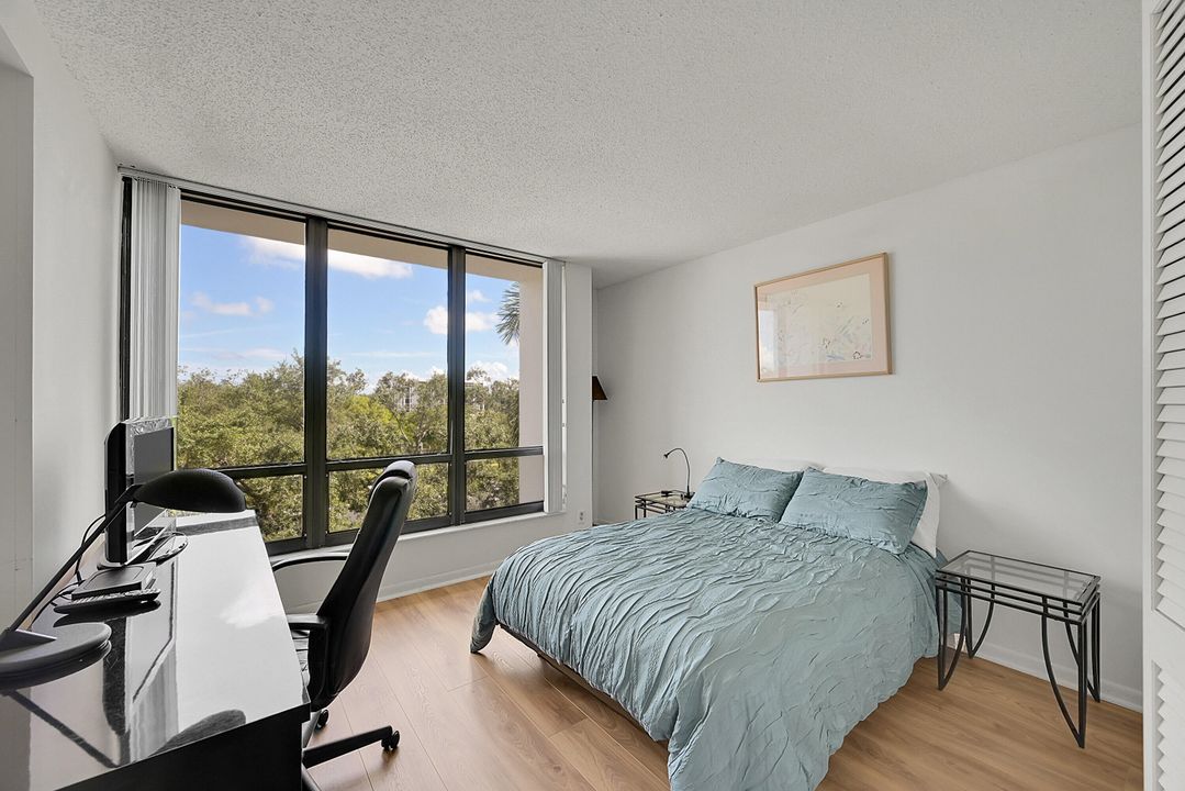 For Rent: $2,750 (2 beds, 2 baths, 1050 Square Feet)