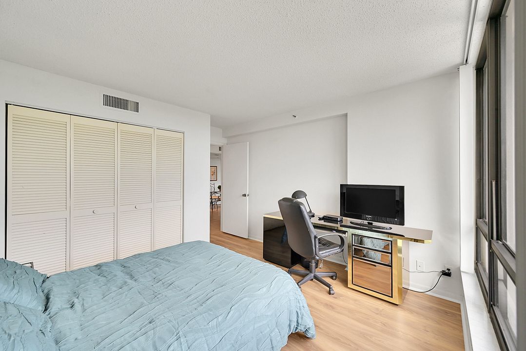 For Rent: $2,750 (2 beds, 2 baths, 1050 Square Feet)