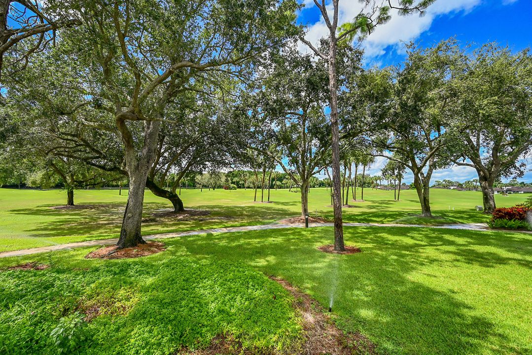 For Rent: $2,750 (2 beds, 2 baths, 1050 Square Feet)