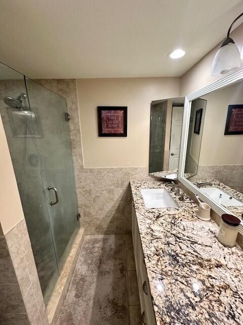 На продажу: $257,000 (2 спален, 2 ванн, 1236 Квадратных фут)