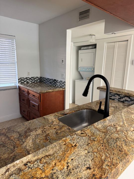 For Rent: $2,500 (2 beds, 2 baths, 961 Square Feet)