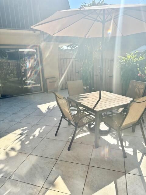 На продажу: $257,000 (2 спален, 2 ванн, 1236 Квадратных фут)