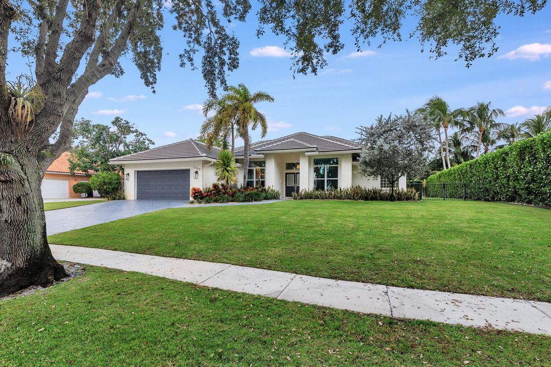 待售: $2,500,000 (4 贝兹, 3 浴室, 2733 平方英尺)