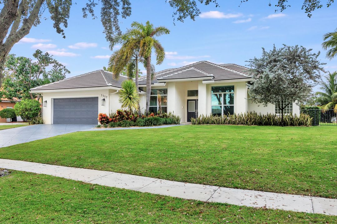 待售: $2,500,000 (4 贝兹, 3 浴室, 2733 平方英尺)