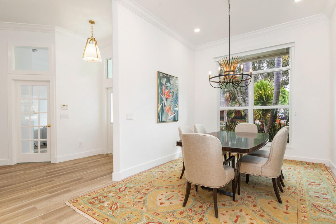 待售: $2,500,000 (4 贝兹, 3 浴室, 2733 平方英尺)