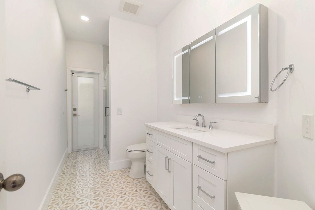 待售: $2,500,000 (4 贝兹, 3 浴室, 2733 平方英尺)