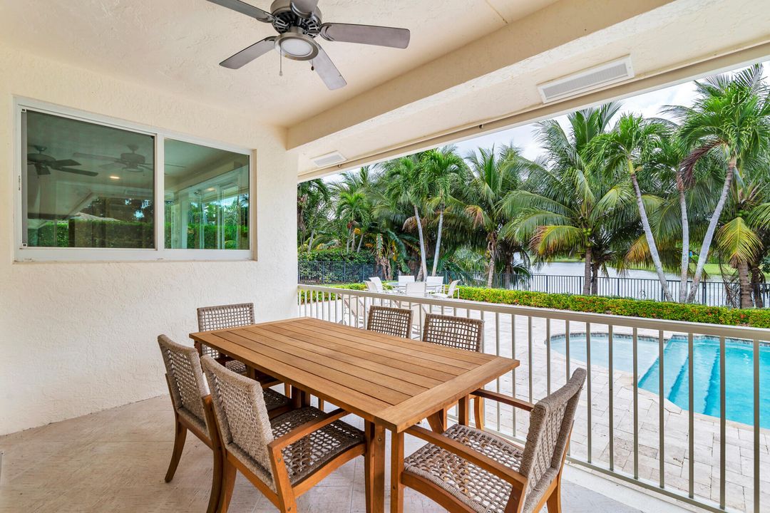 待售: $2,500,000 (4 贝兹, 3 浴室, 2733 平方英尺)