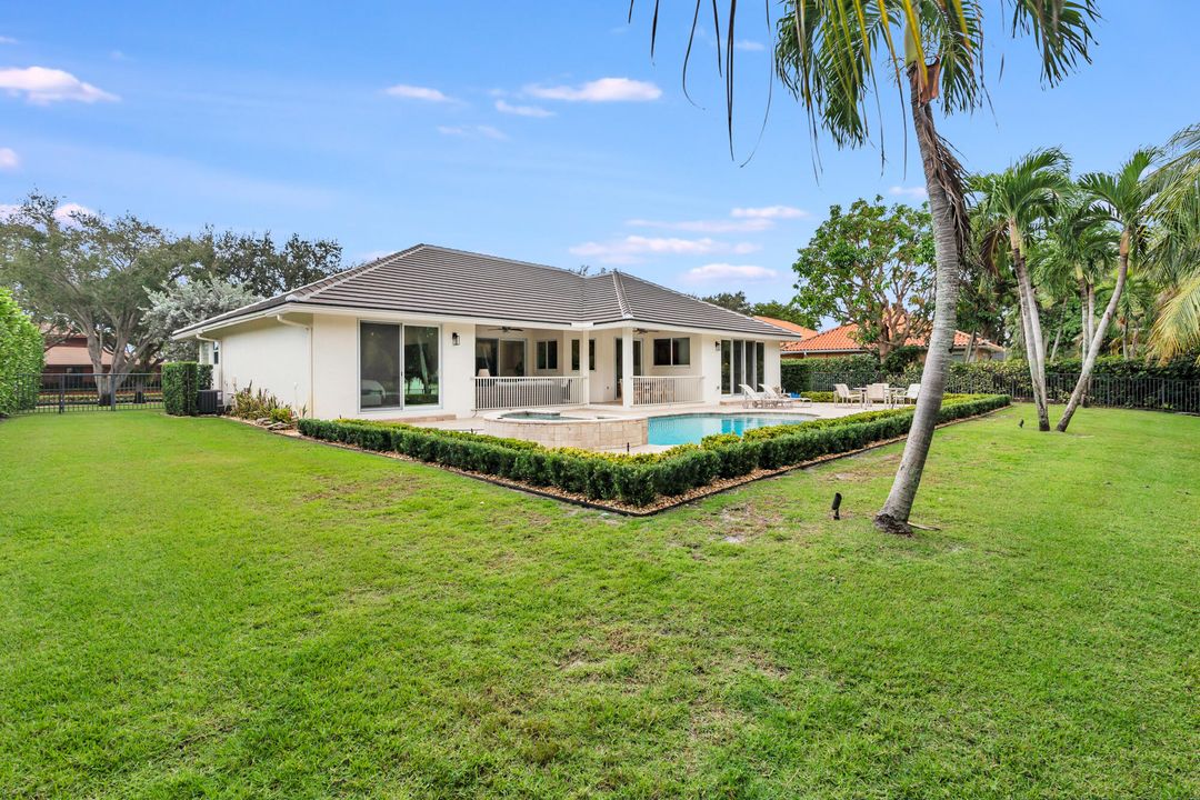 待售: $2,500,000 (4 贝兹, 3 浴室, 2733 平方英尺)