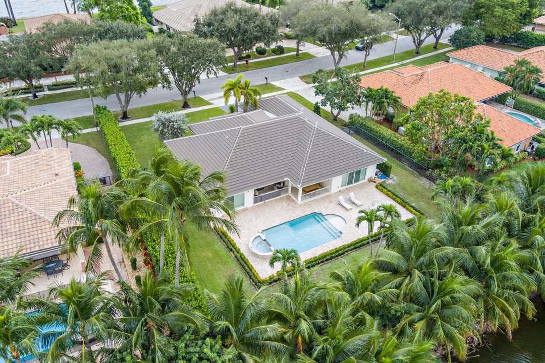 待售: $2,500,000 (4 贝兹, 3 浴室, 2733 平方英尺)