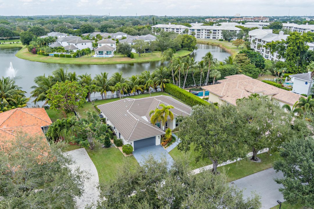 待售: $2,500,000 (4 贝兹, 3 浴室, 2733 平方英尺)