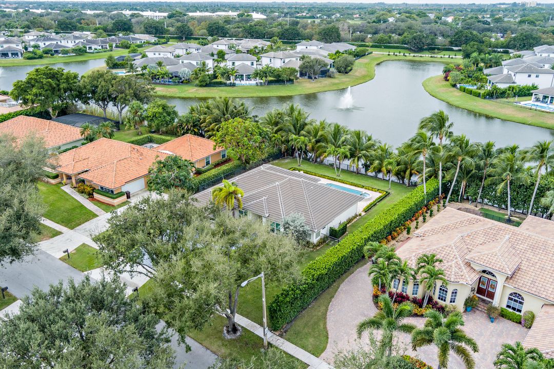 待售: $2,500,000 (4 贝兹, 3 浴室, 2733 平方英尺)