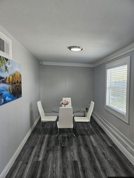 For Sale: $343,000 (3 beds, 1 baths, 960 Square Feet)