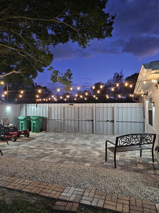 For Sale: $343,000 (3 beds, 1 baths, 960 Square Feet)