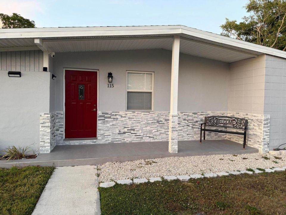 For Sale: $343,000 (3 beds, 1 baths, 960 Square Feet)