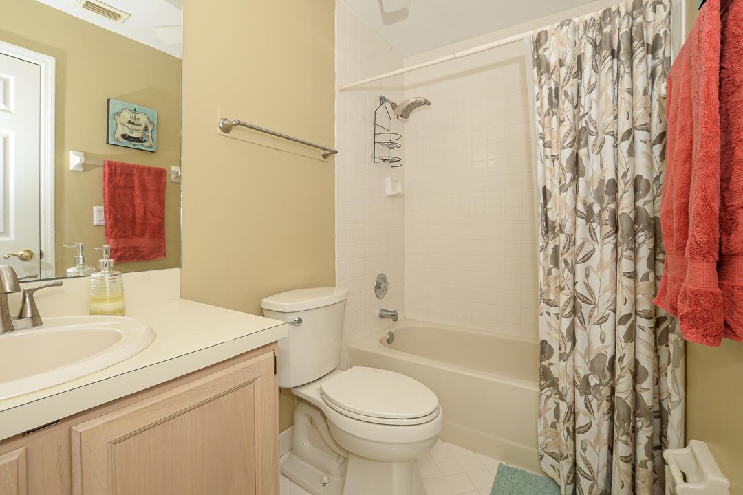 For Sale: $255,000 (2 beds, 2 baths, 1363 Square Feet)