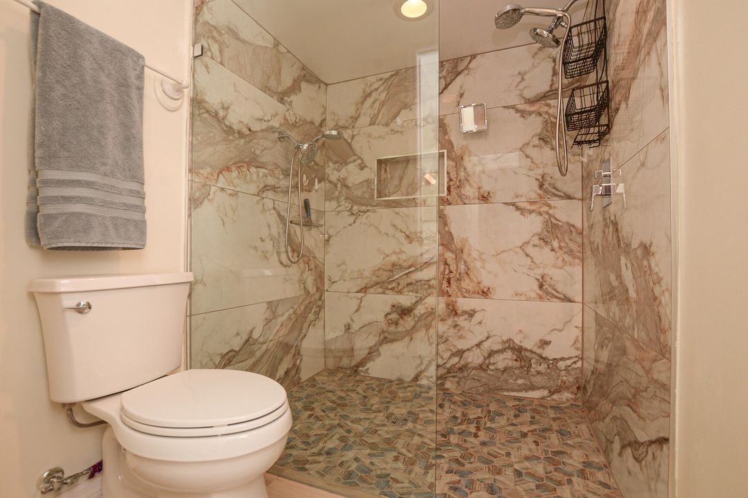 For Sale: $255,000 (2 beds, 2 baths, 1363 Square Feet)