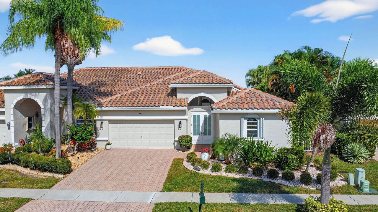 For Sale: $525,000 (3 beds, 3 baths, 2116 Square Feet)