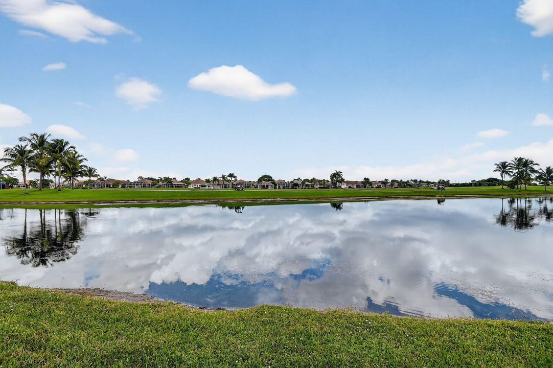 For Sale: $525,000 (3 beds, 3 baths, 2116 Square Feet)