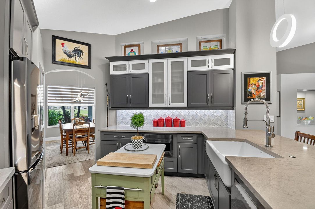 For Sale: $525,000 (3 beds, 3 baths, 2116 Square Feet)