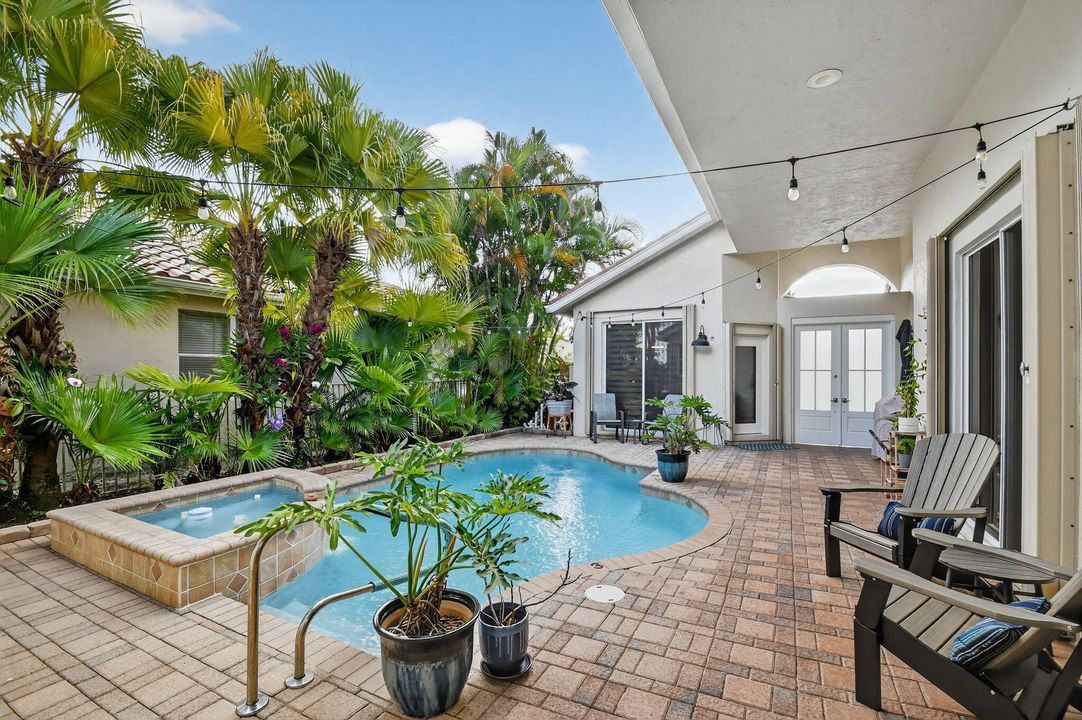 For Sale: $525,000 (3 beds, 3 baths, 2116 Square Feet)