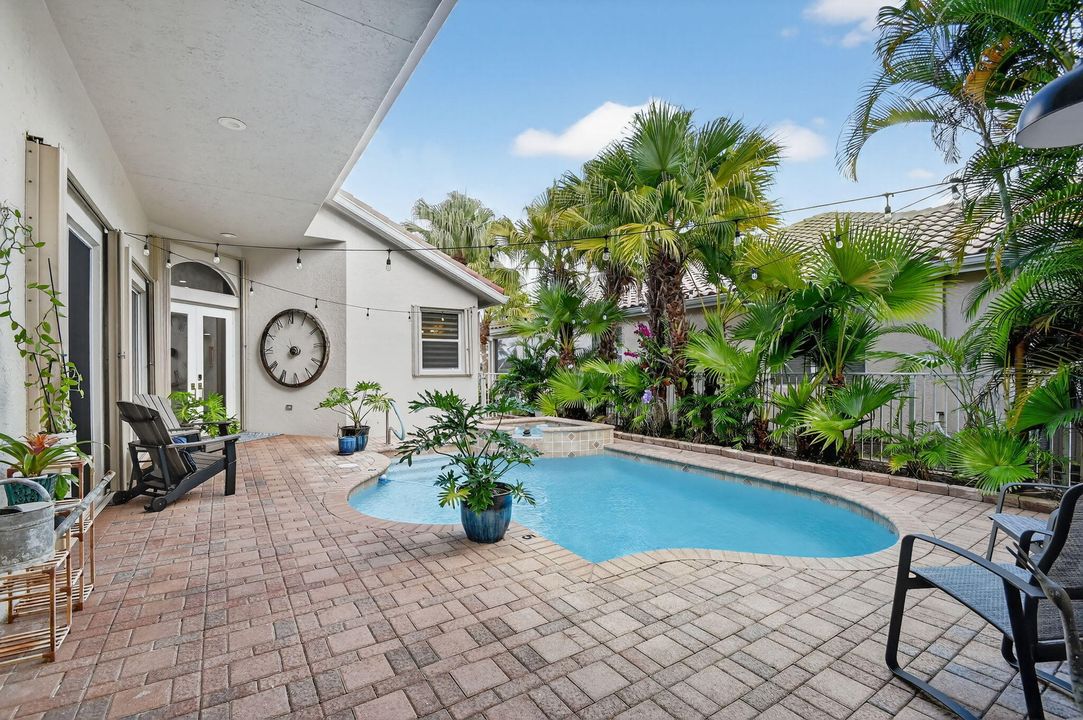 For Sale: $525,000 (3 beds, 3 baths, 2116 Square Feet)