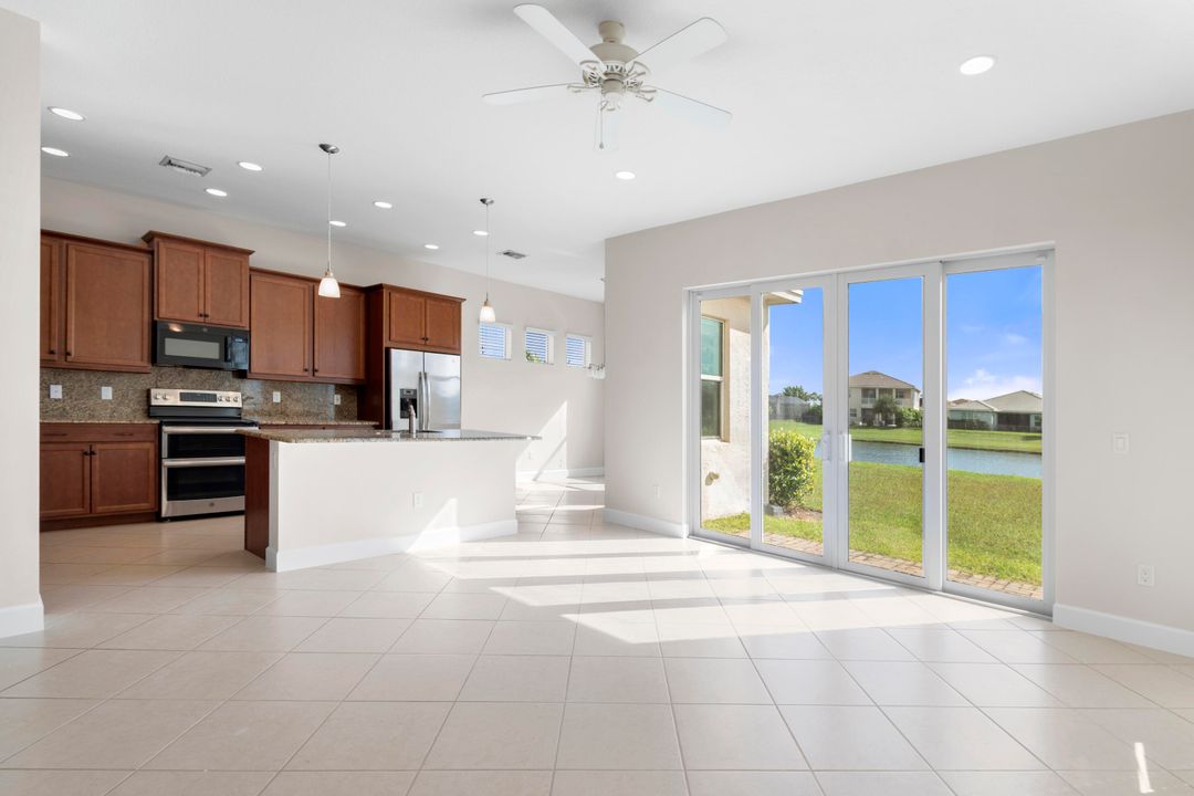 待售: $679,000 (4 贝兹, 3 浴室, 2165 平方英尺)