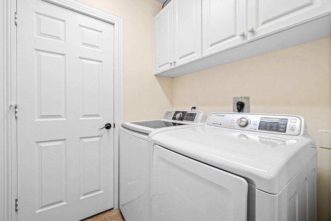 待售: $1,295,000 (3 贝兹, 2 浴室, 2038 平方英尺)