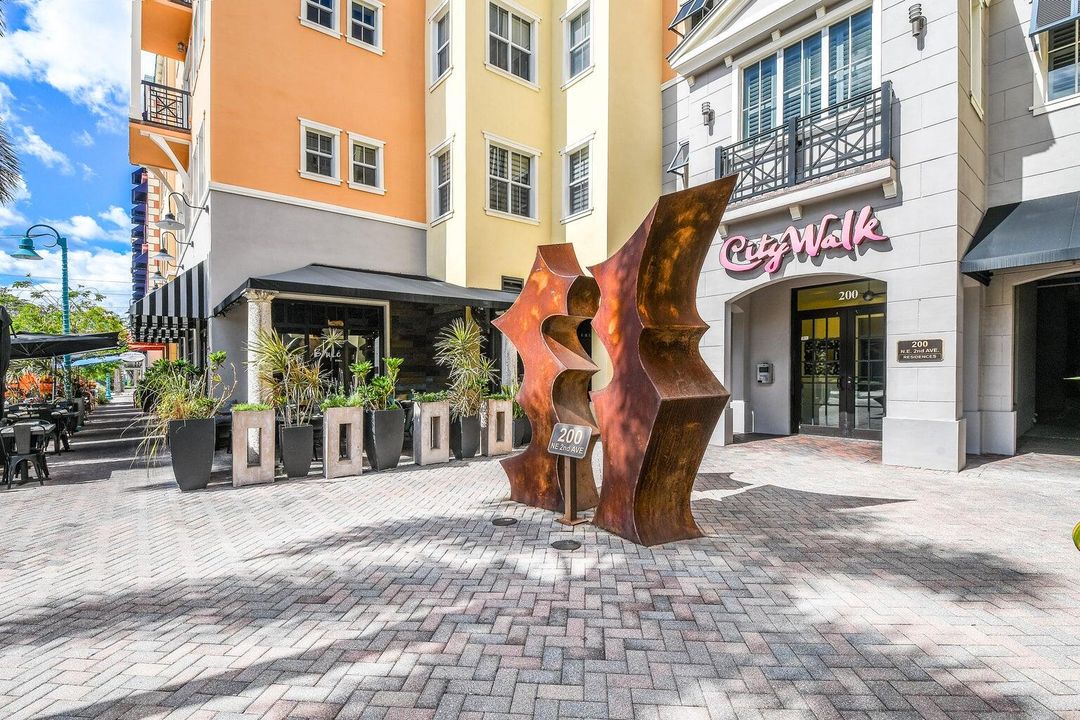 待售: $1,295,000 (3 贝兹, 2 浴室, 2038 平方英尺)