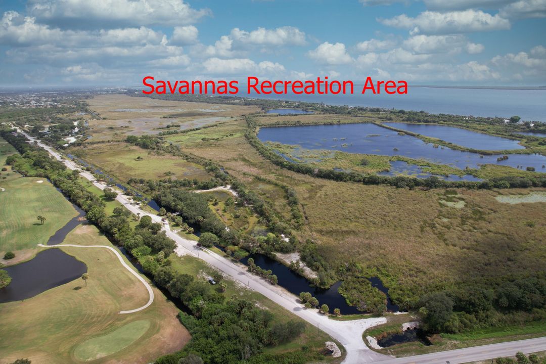 For Sale: $255,000 (2 beds, 2 baths, 1363 Square Feet)