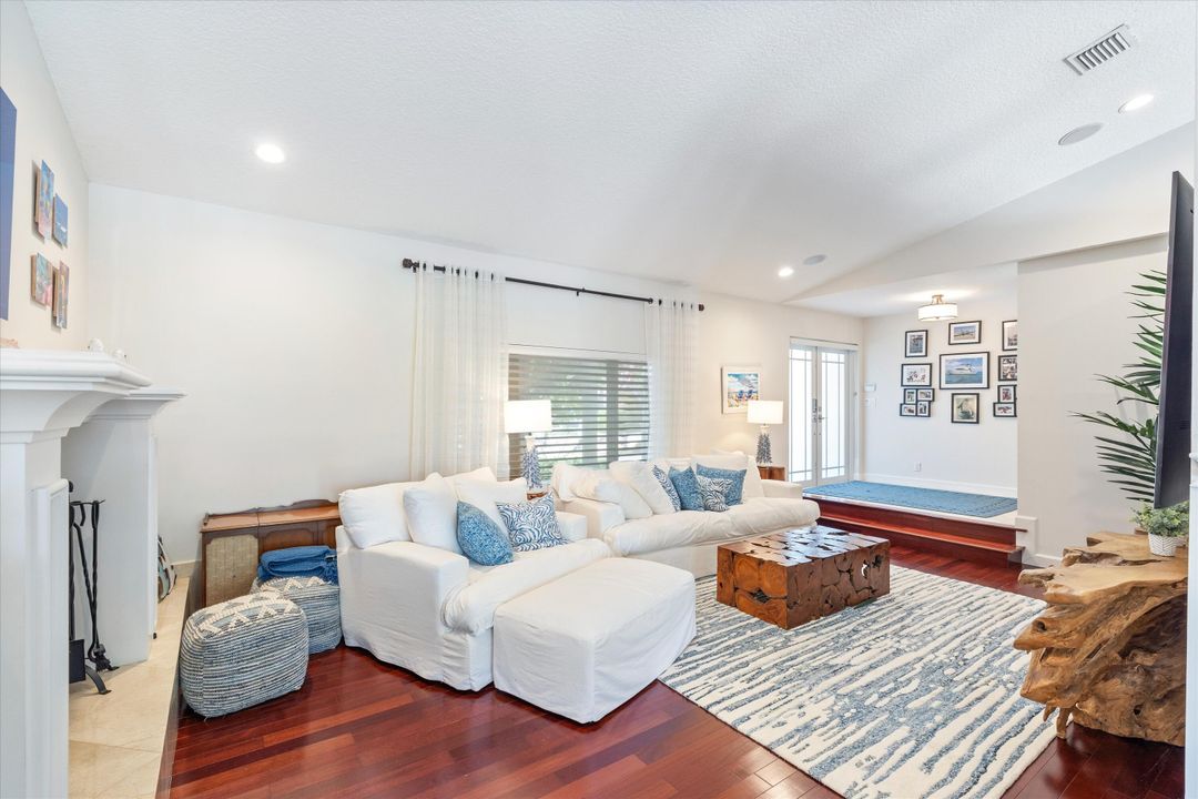 For Rent: $29,500 (4 beds, 2 baths, 2724 Square Feet)