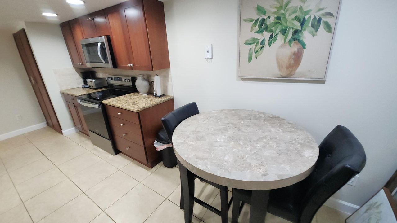 В аренду: $5,500 (2 спален, 2 ванн, 1160 Квадратных фут)