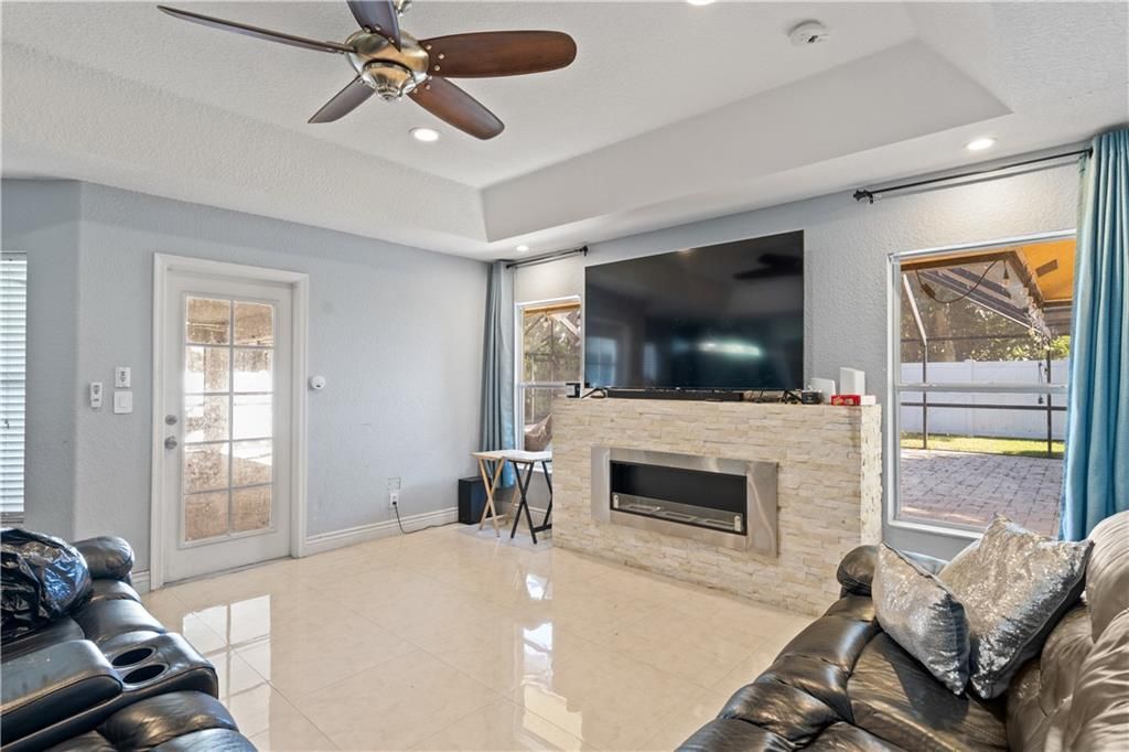 For Sale: $484,900 (4 beds, 2 baths, 1998 Square Feet)