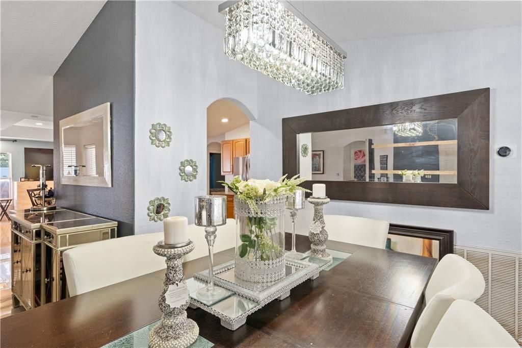 For Sale: $484,900 (4 beds, 2 baths, 1998 Square Feet)