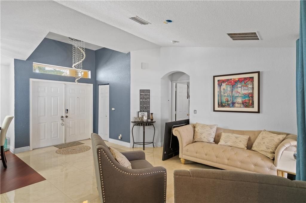 For Sale: $484,900 (4 beds, 2 baths, 1998 Square Feet)