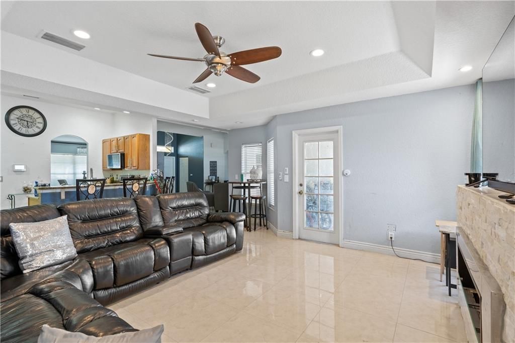 For Sale: $484,900 (4 beds, 2 baths, 1998 Square Feet)