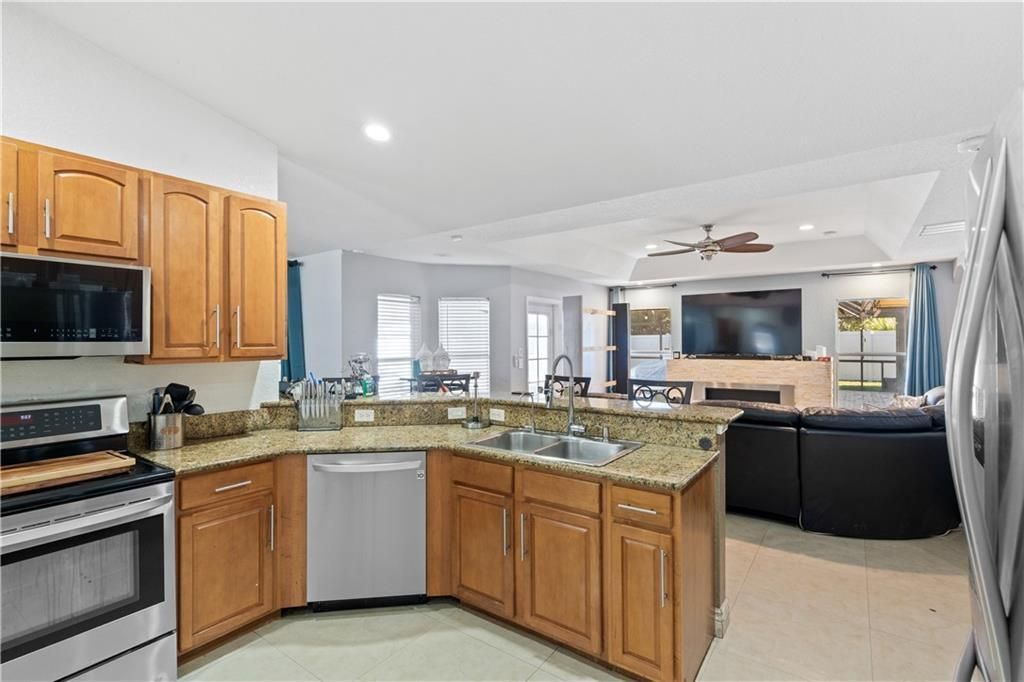 For Sale: $484,900 (4 beds, 2 baths, 1998 Square Feet)