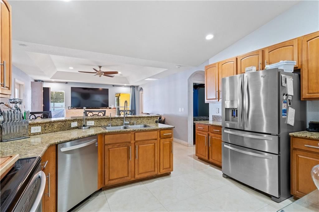 For Sale: $484,900 (4 beds, 2 baths, 1998 Square Feet)