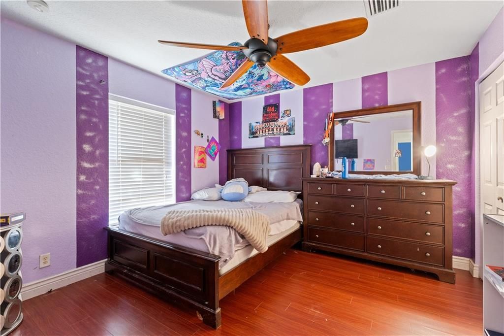 For Sale: $484,900 (4 beds, 2 baths, 1998 Square Feet)