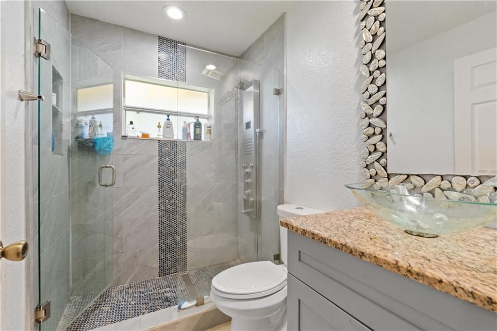 For Sale: $484,900 (4 beds, 2 baths, 1998 Square Feet)