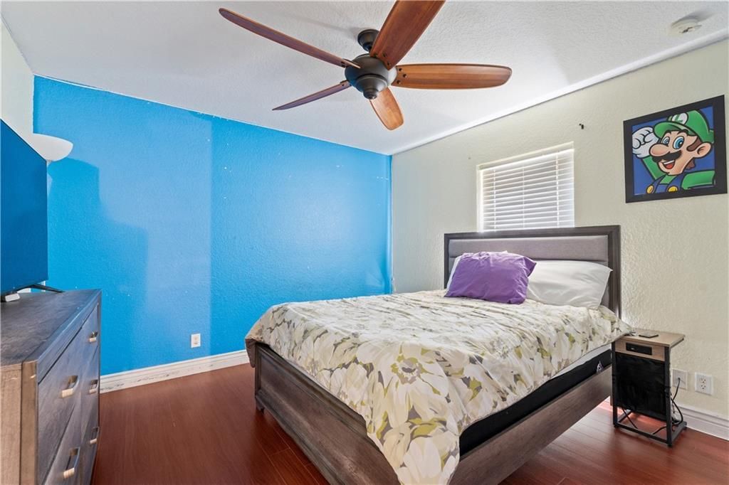 For Sale: $484,900 (4 beds, 2 baths, 1998 Square Feet)