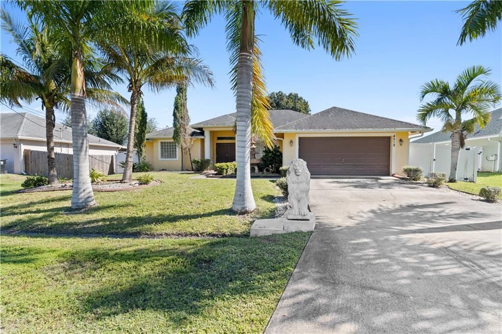 For Sale: $484,900 (4 beds, 2 baths, 1998 Square Feet)