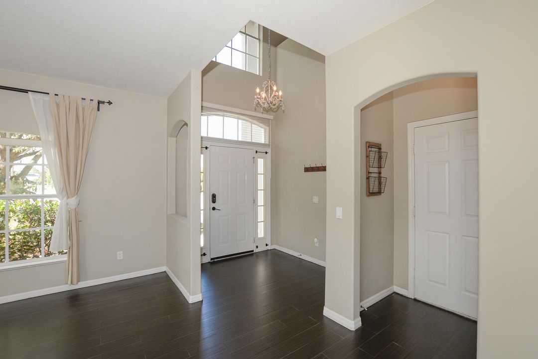 For Sale: $525,000 (4 beds, 3 baths, 2727 Square Feet)