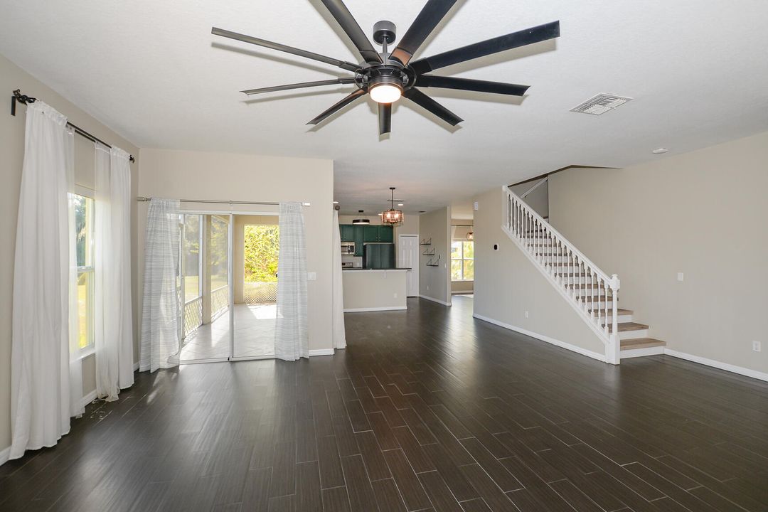 For Sale: $525,000 (4 beds, 3 baths, 2727 Square Feet)