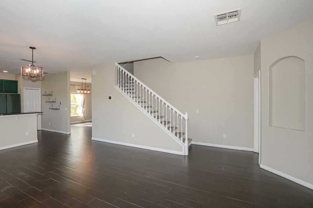 For Sale: $525,000 (4 beds, 3 baths, 2727 Square Feet)