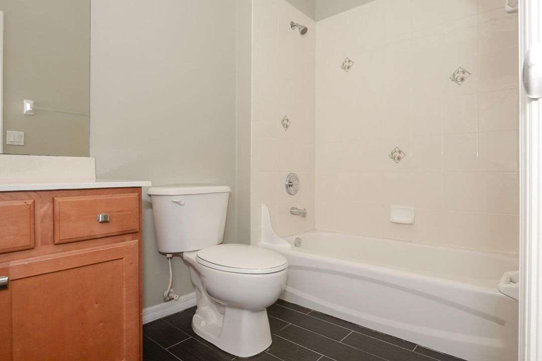 For Sale: $525,000 (4 beds, 3 baths, 2727 Square Feet)