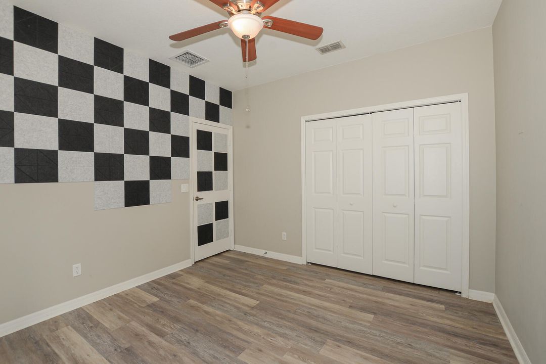 For Sale: $525,000 (4 beds, 3 baths, 2727 Square Feet)