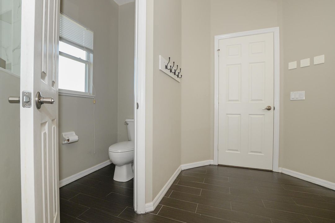 For Sale: $525,000 (4 beds, 3 baths, 2727 Square Feet)