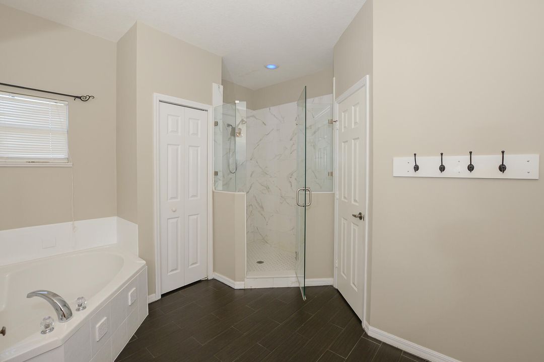 For Sale: $525,000 (4 beds, 3 baths, 2727 Square Feet)