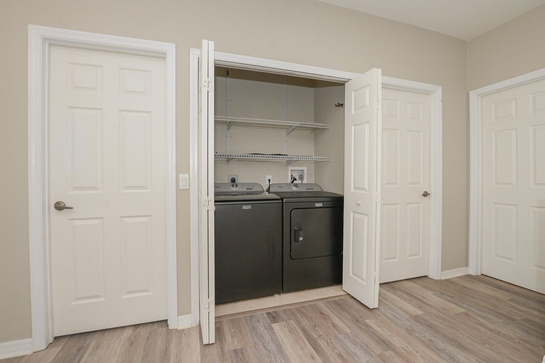 For Sale: $525,000 (4 beds, 3 baths, 2727 Square Feet)