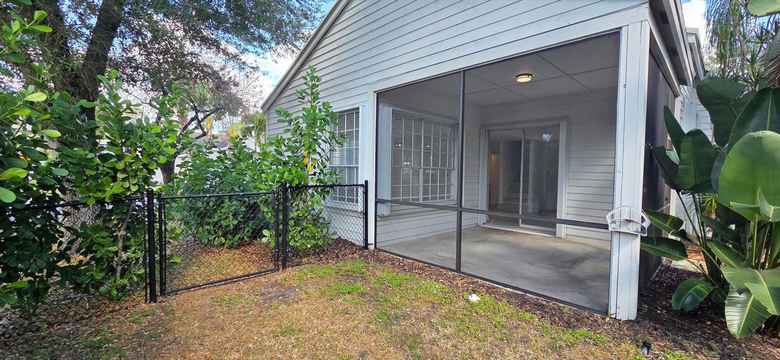 For Rent: $3,600 (3 beds, 2 baths, 1566 Square Feet)